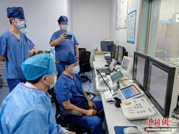 国内首例 国产二代介入机器东说念主完成神经介动手术